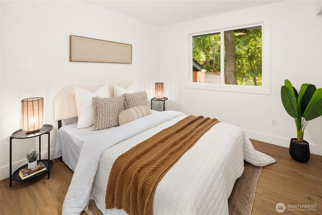 5755 Blakely Avenue NE, Bainbridge Island, WA 98110