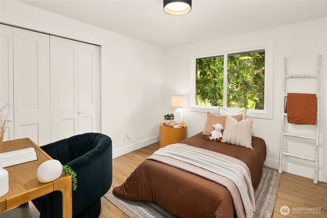5755 Blakely Avenue NE, Bainbridge Island, WA 98110
