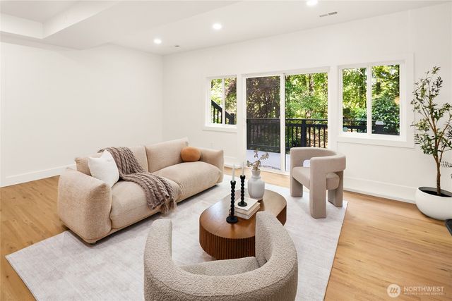 5755 Blakely Avenue NE, Bainbridge Island, WA 98110