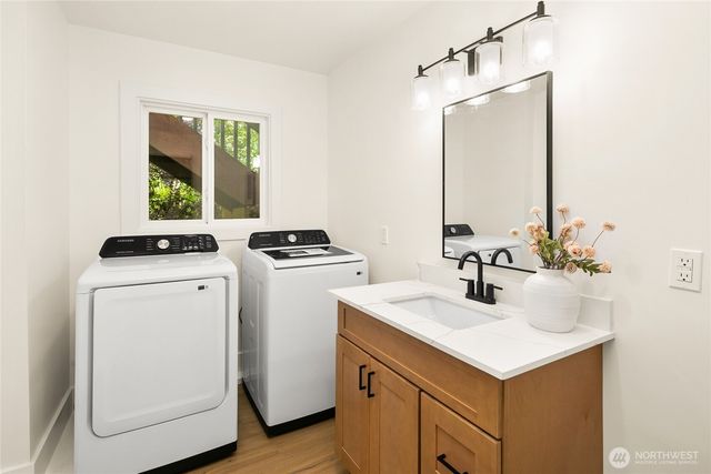 5755 Blakely Avenue NE, Bainbridge Island, WA 98110