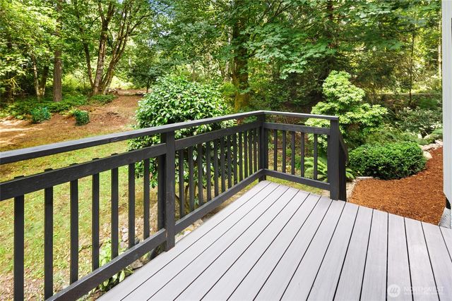 5755 Blakely Avenue NE, Bainbridge Island, WA 98110
