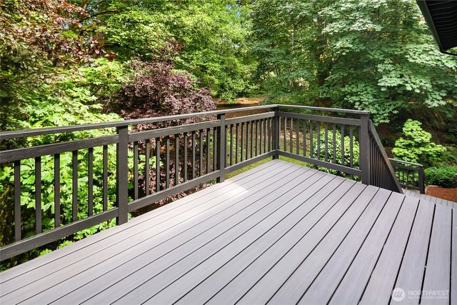5755 Blakely Avenue NE, Bainbridge Island, WA 98110