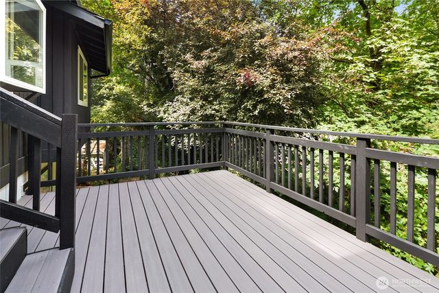5755 Blakely Avenue NE, Bainbridge Island, WA 98110
