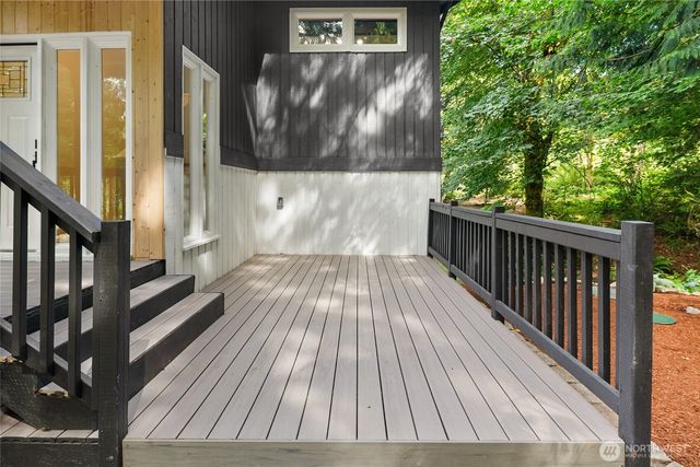 5755 Blakely Avenue NE, Bainbridge Island, WA 98110