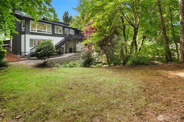5755 Blakely Avenue NE, Bainbridge Island, WA 98110