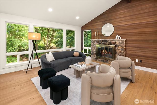 5755 Blakely Avenue NE, Bainbridge Island, WA 98110