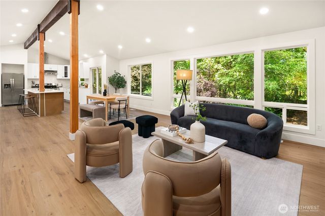 5755 Blakely Avenue NE, Bainbridge Island, WA 98110