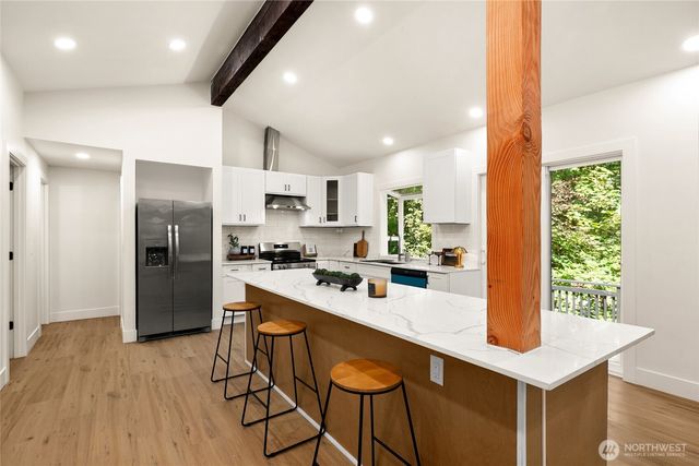 5755 Blakely Avenue NE, Bainbridge Island, WA 98110