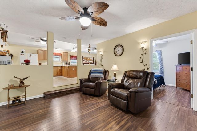 122 Lakeview Rd, Stewart, TN 37175