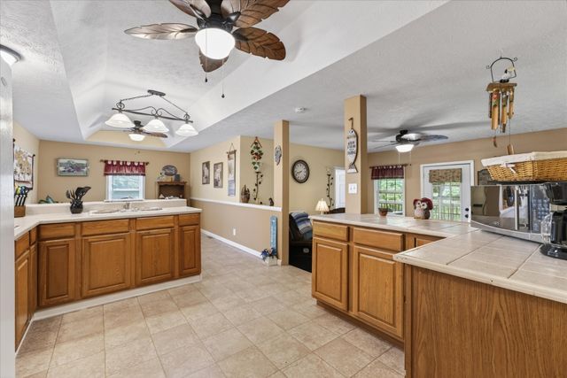 122 Lakeview Rd, Stewart, TN 37175