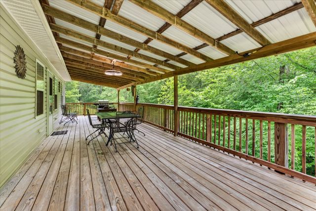 122 Lakeview Rd, Stewart, TN 37175