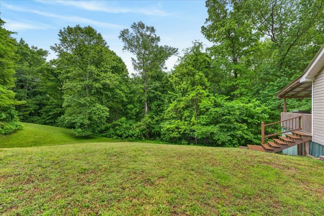 122 Lakeview Rd, Stewart, TN 37175