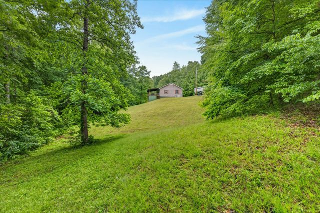 122 Lakeview Rd, Stewart, TN 37175