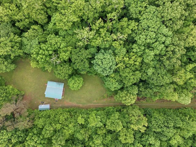 122 Lakeview Rd, Stewart, TN 37175