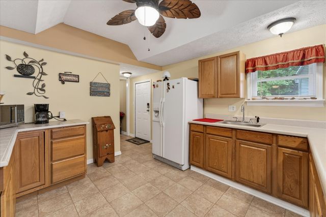 122 Lakeview Rd, Stewart, TN 37175