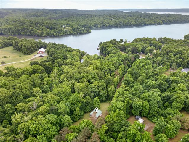 122 Lakeview Rd, Stewart, TN 37175
