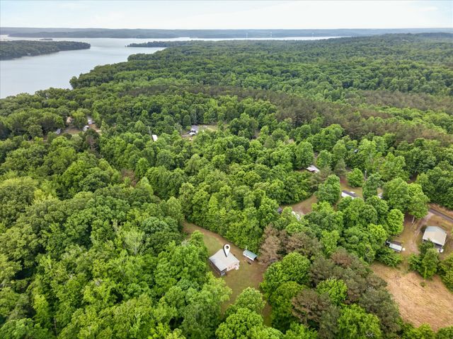 122 Lakeview Rd, Stewart, TN 37175