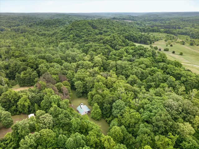 122 Lakeview Rd, Stewart, TN 37175