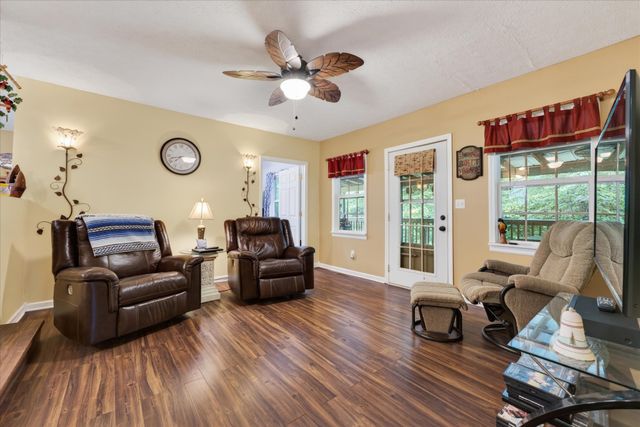122 Lakeview Rd, Stewart, TN 37175