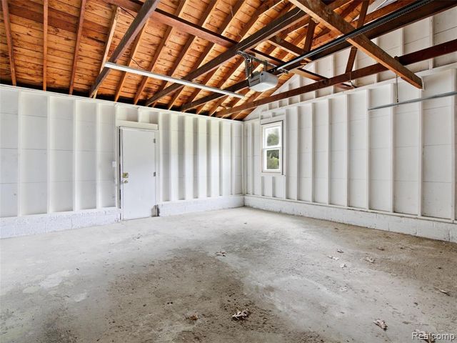 2645 Ayrshire Drive, Bloomfield Hills, MI 48302