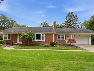 2645 Ayrshire Drive, Bloomfield Hills, MI 48302