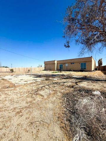 1506 Arctic Avenue, Thermal, CA 92274