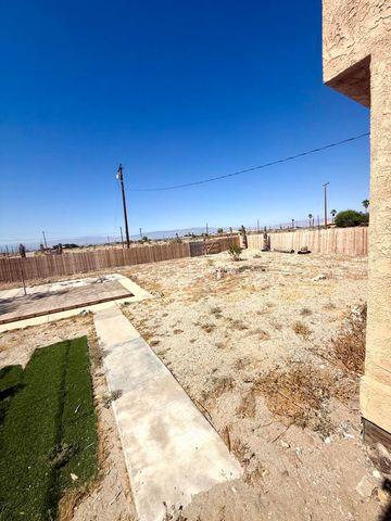1506 Arctic Avenue, Thermal, CA 92274