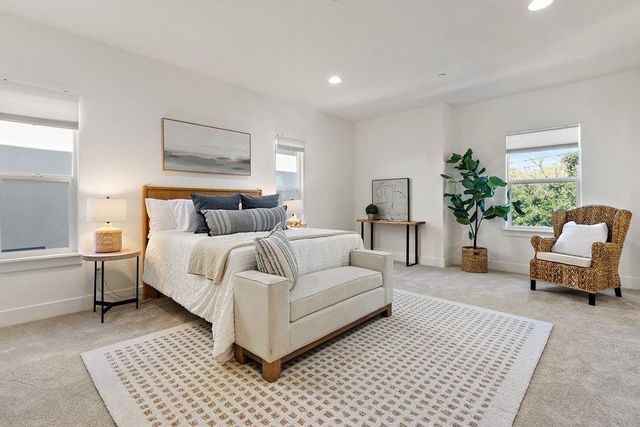 3329 Crocker Dr, Sacramento, CA 95818