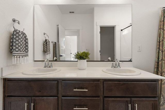 3329 Crocker Dr, Sacramento, CA 95818