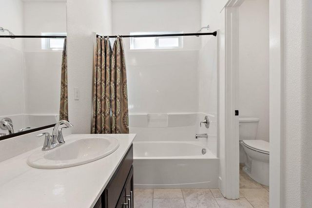 3329 Crocker Dr, Sacramento, CA 95818