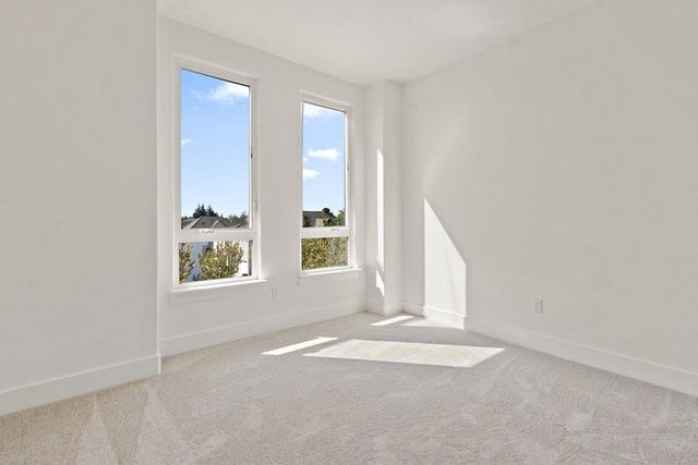 3329 Crocker Dr, Sacramento, CA 95818