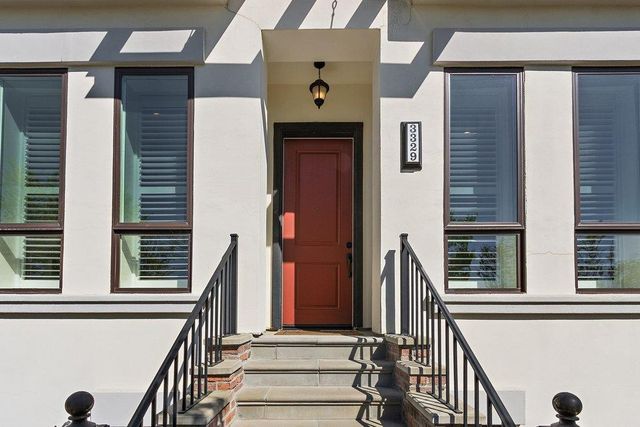 3329 Crocker Dr, Sacramento, CA 95818