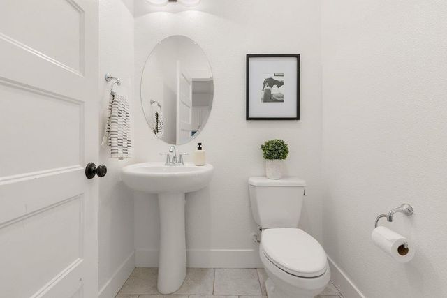 3329 Crocker Dr, Sacramento, CA 95818