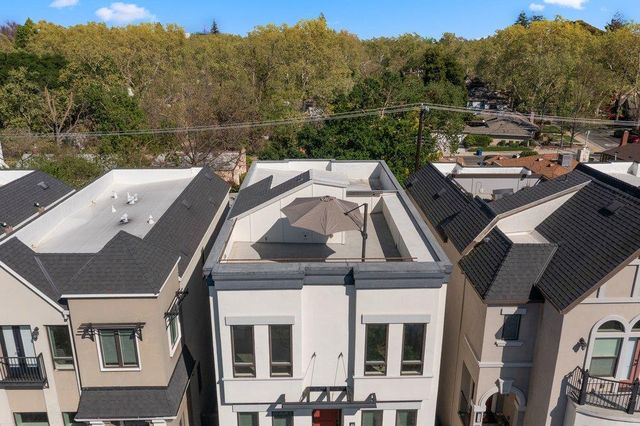 3329 Crocker Dr, Sacramento, CA 95818