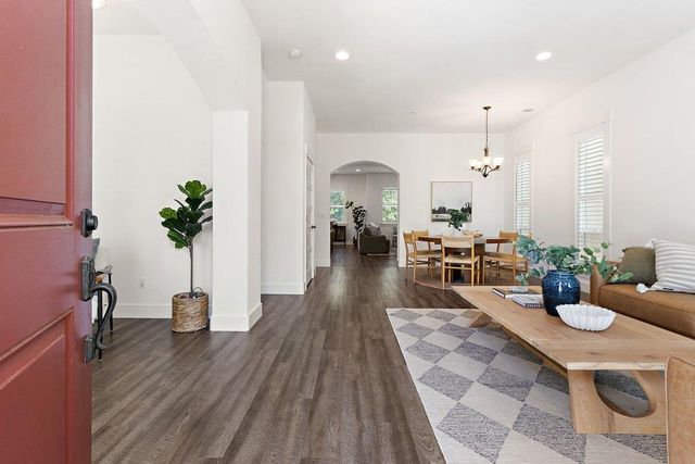 3329 Crocker Dr, Sacramento, CA 95818