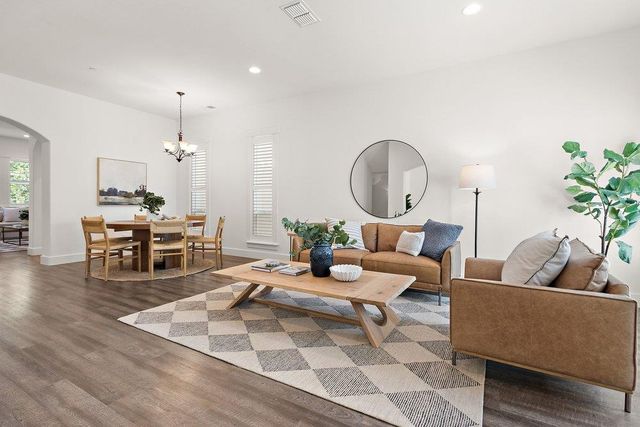 3329 Crocker Dr, Sacramento, CA 95818