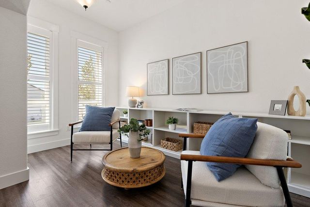 3329 Crocker Dr, Sacramento, CA 95818