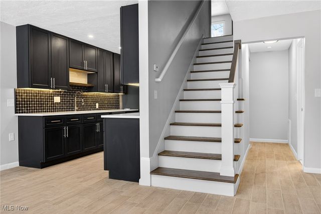 25515 Country Club Boulevard 12, North Olmsted, OH 44070