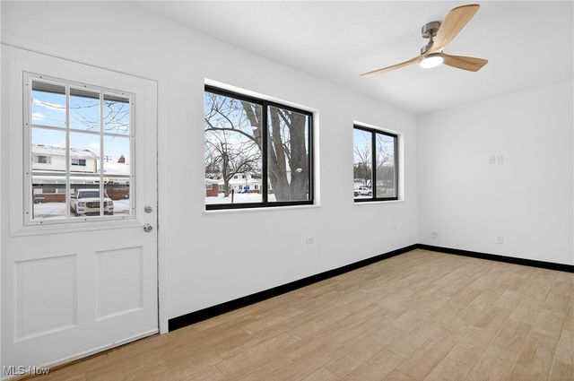 25515 Country Club Boulevard 12, North Olmsted, OH 44070