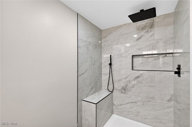 25515 Country Club Boulevard 12, North Olmsted, OH 44070