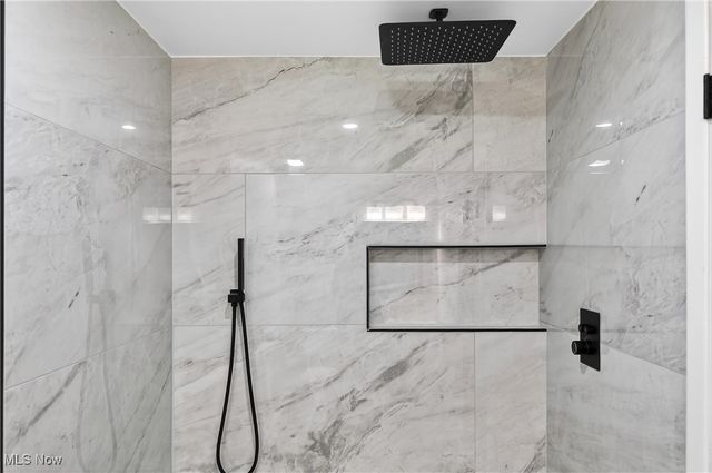 25515 Country Club Boulevard 12, North Olmsted, OH 44070