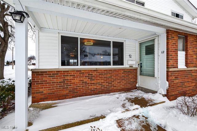 25515 Country Club Boulevard 12, North Olmsted, OH 44070