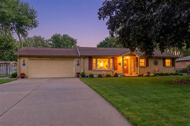 5565 Mohican Drive, Stevensville, MI 49127