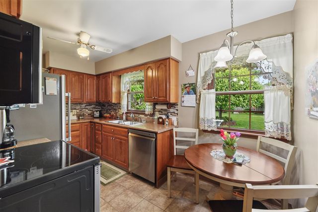 5565 Mohican Drive, Stevensville, MI 49127