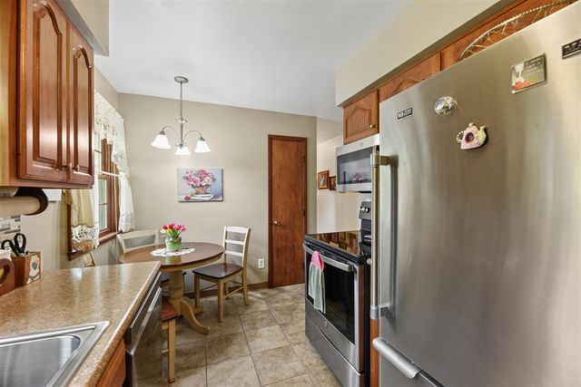 5565 Mohican Drive, Stevensville, MI 49127