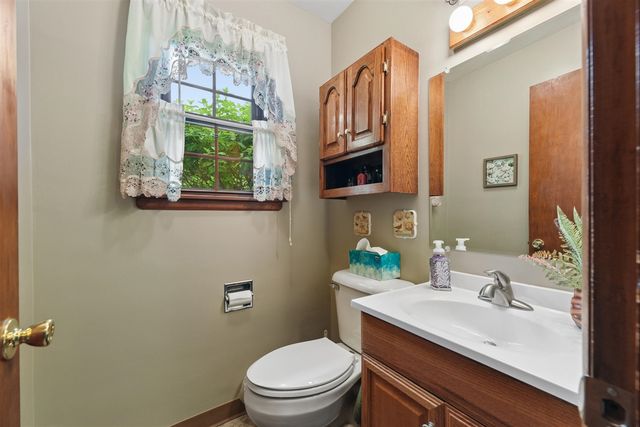 5565 Mohican Drive, Stevensville, MI 49127