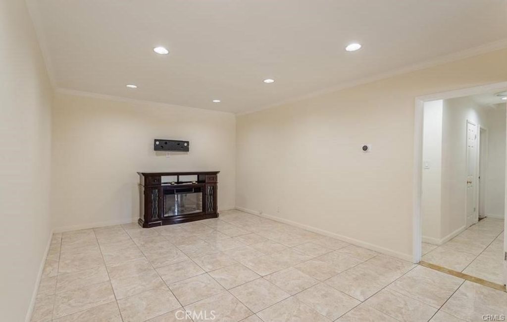 19519 Welby Way, Reseda, CA 91335 — photo 5