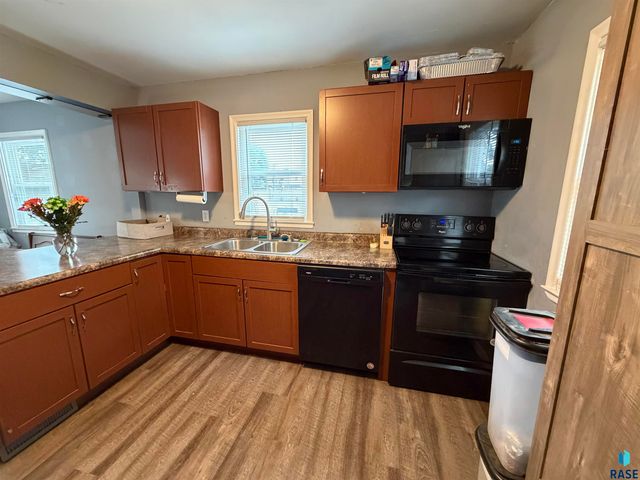 3209 S Grange Ave Avenue, Sioux Falls, SD 57105