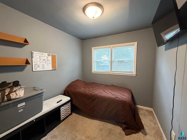 3209 S Grange Ave Avenue, Sioux Falls, SD 57105