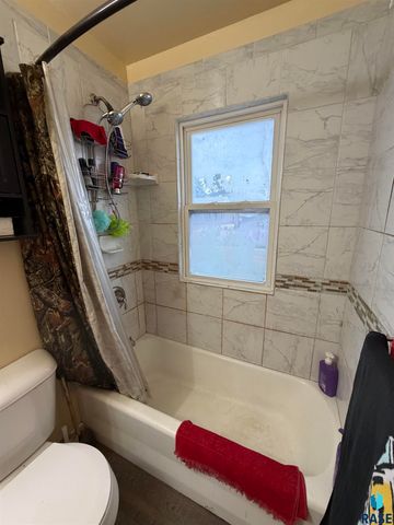 3209 S Grange Ave Avenue, Sioux Falls, SD 57105
